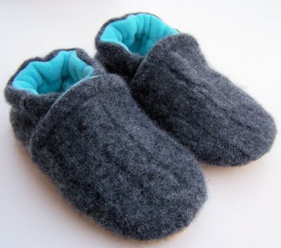 Slight Second Charcoal Cashmere Cabled Basics Recycled Wool Slippers, sz 2T-