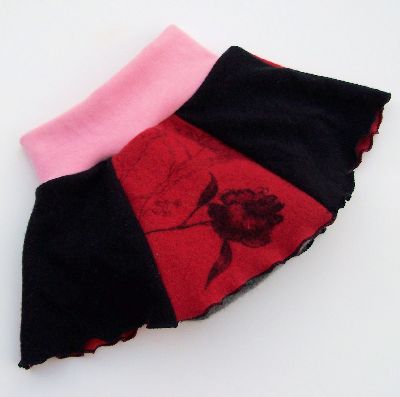 Woollybottoms CashmereTwirly Skirty, Red/Black sz M-