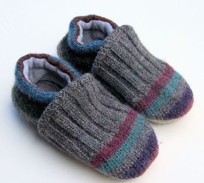 Charcoal/Magenta/Aqua Stripe Recycled Wool Slippers, sz 3T/4T-